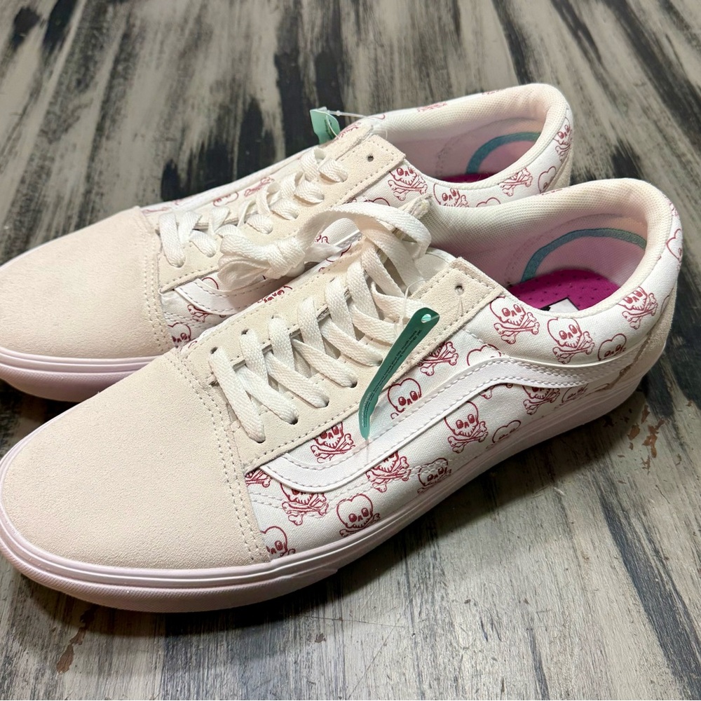 Vans Old Skool Cream & Pink Skull Print Sneakers Mens size 12 NWT! - Picture 7 of 13